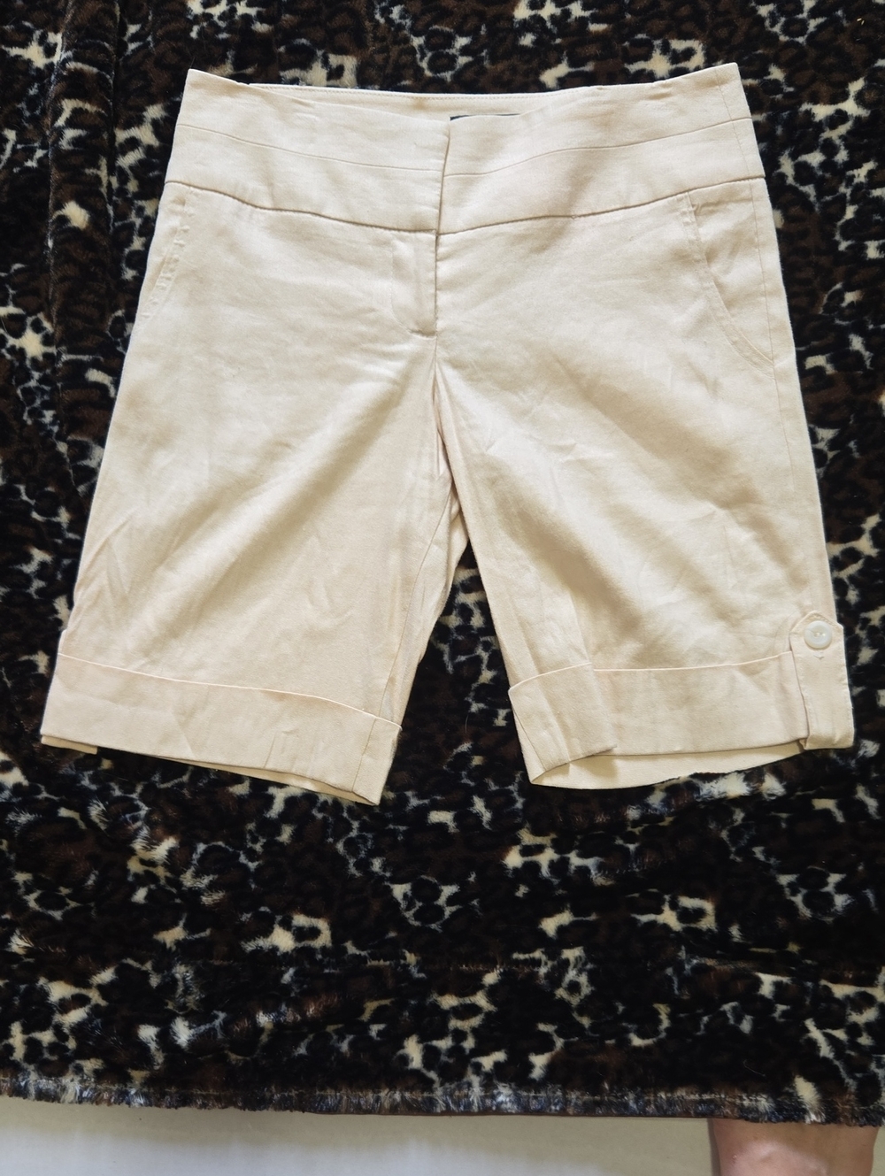 bebe tan Bermuda Shorts with Cuffed Hem and Tab Button Detail. Size 2.